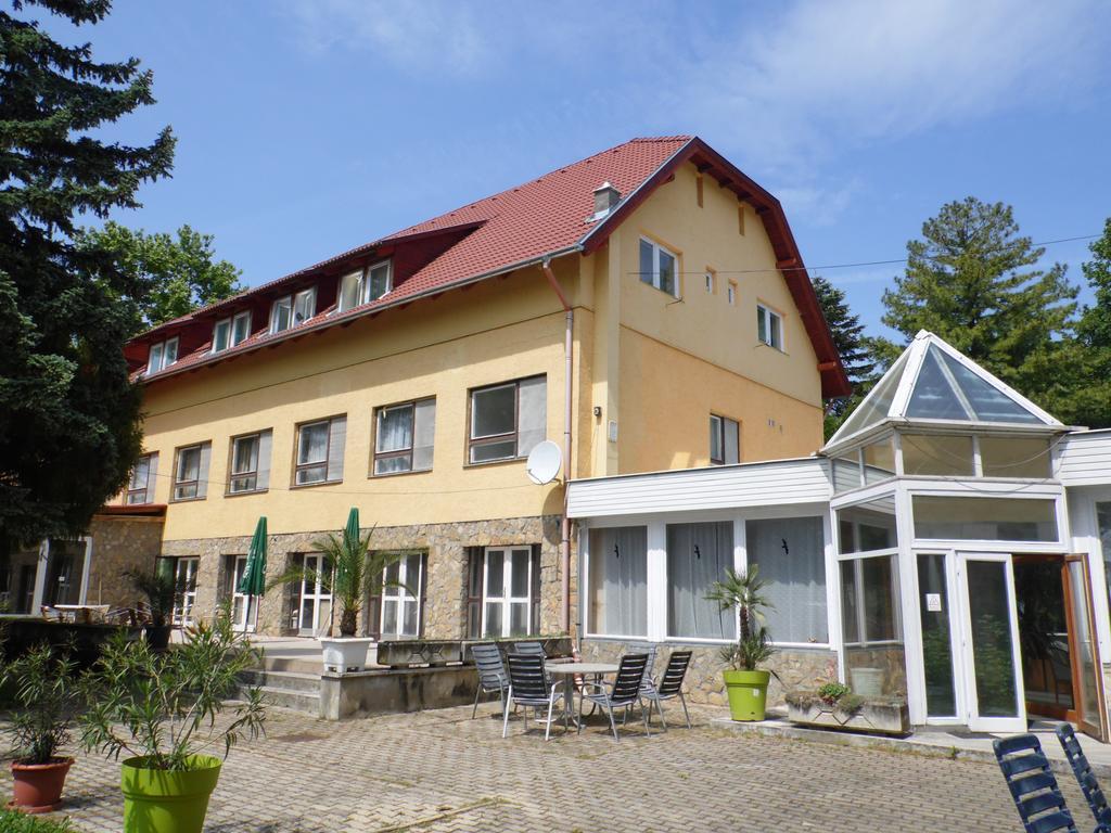 Hotel Kenese Balatonkenese Exterior foto