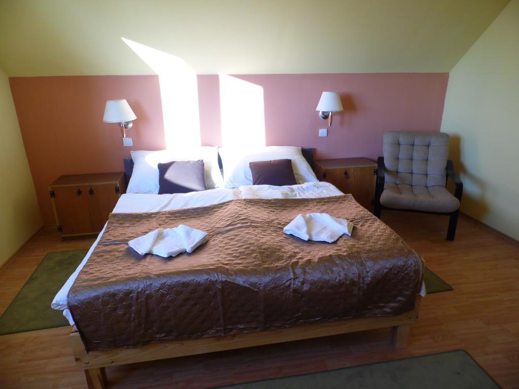 Hotel Kenese Balatonkenese Habitación foto