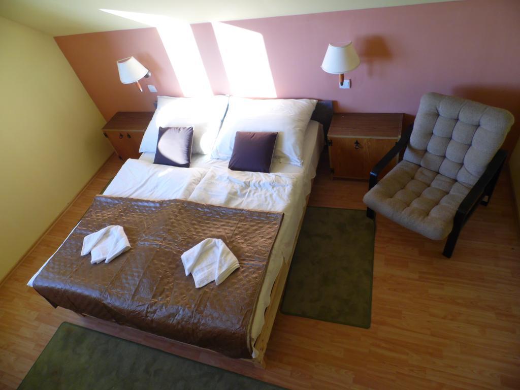 Hotel Kenese Balatonkenese Habitación foto