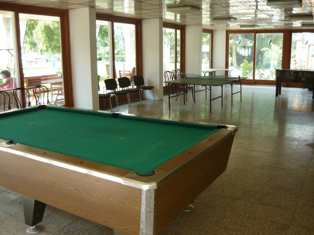 Hotel Kenese Balatonkenese Exterior foto